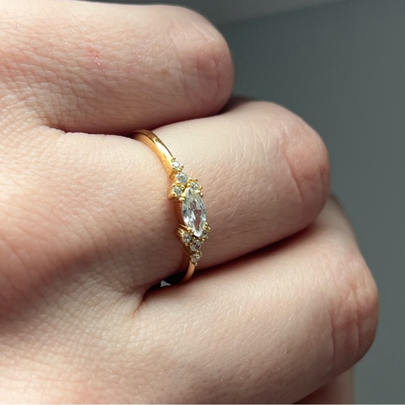 18K Gold Plated Sterling White Cubic Zirconium Crystal Ring Wedding Clas… - Picture 6 of 6